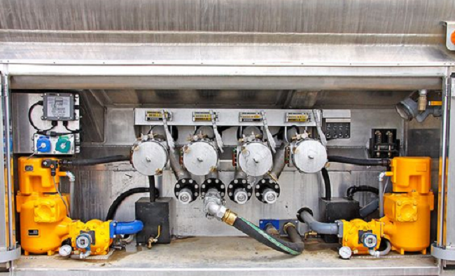 桁架結(jié)構(gòu),俗稱大鶴管流體裝載臂,俗稱小鶴管 大鶴管與小鶴管的區(qū)別及各自的特點(diǎn)